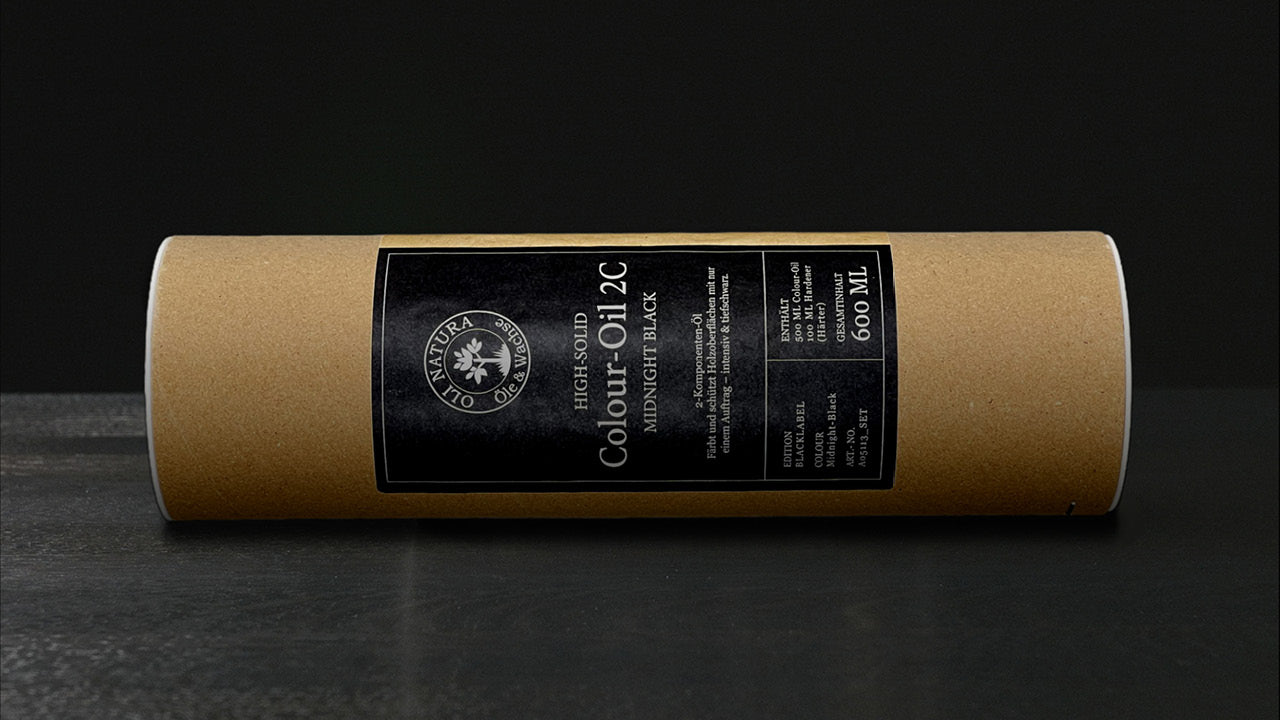 Erhältlich ab Januar 2026: OLI-NATURA Colour-Oil 2C „Midnight-Black“ & Worktop-Oil 2C „Natur“ – perfekt für Tischler, Schreiner & Treppenbauer.