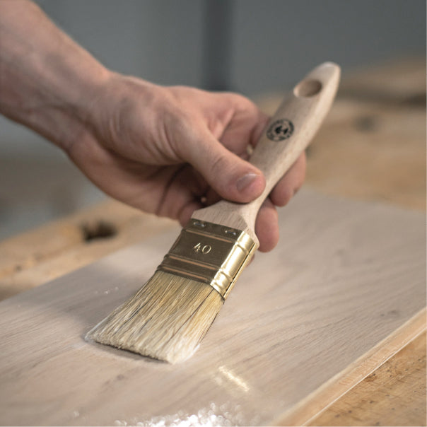 Lacquer and oil brush